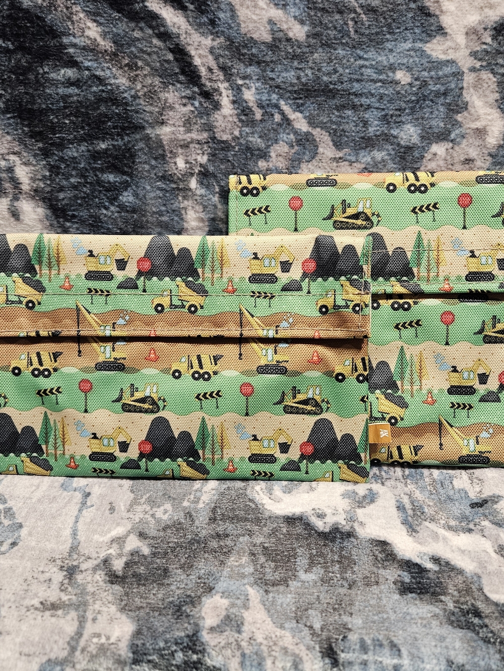 Reusable Food Storage Bags with Construction Print - Green/Yellow